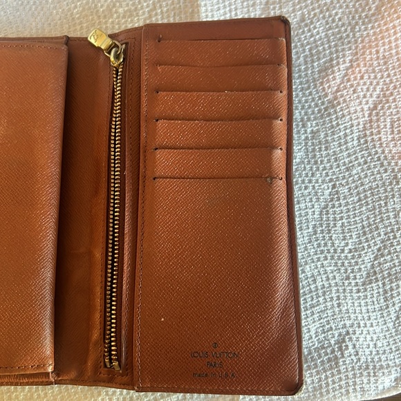 Authentic Louis Vuitton Wallet - Picture 8 of 9